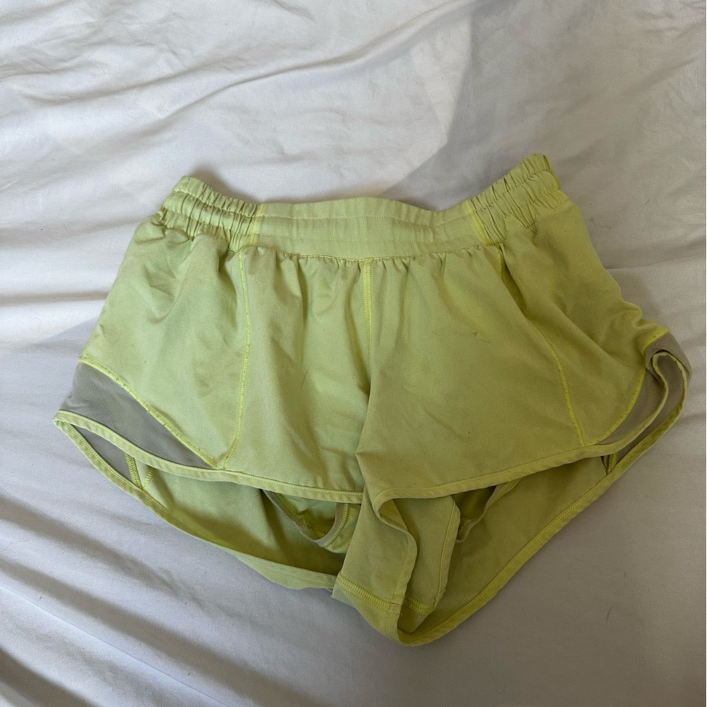 Lululemon Highlighter Hotty Hot Shorts 6